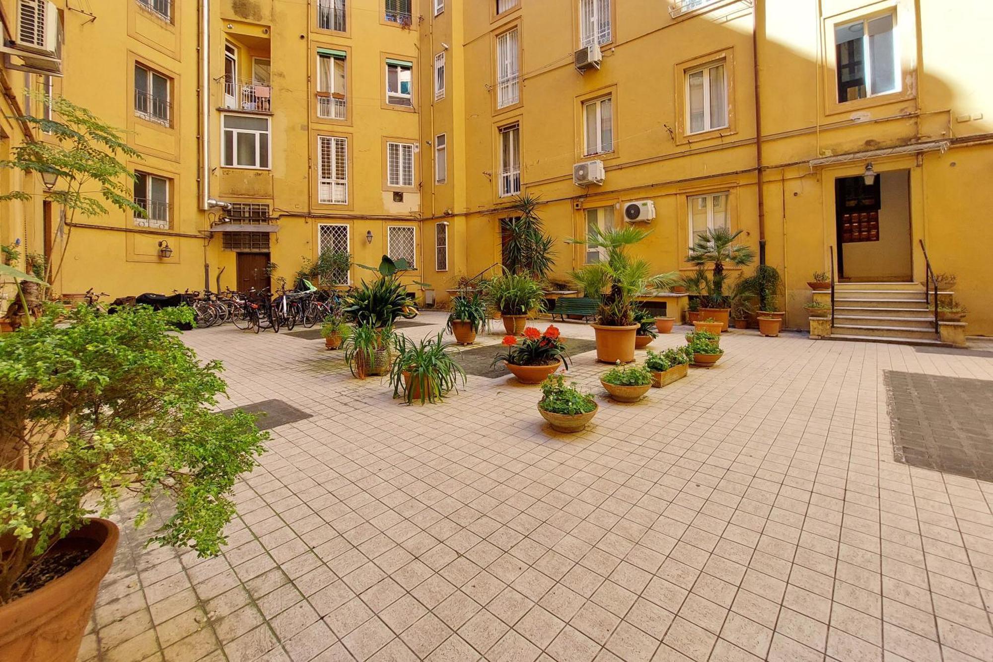 Ych-spaceful Near Vatican Roma